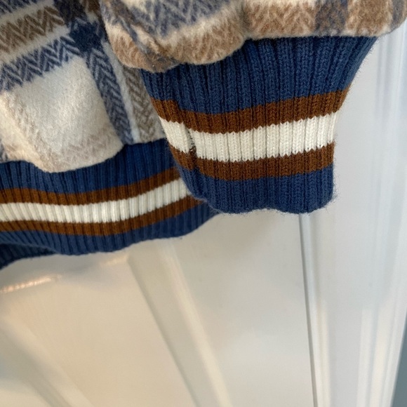 K. S Be Your Style Plaid V Neck Sweater Size 11 - Picture 3 of 4